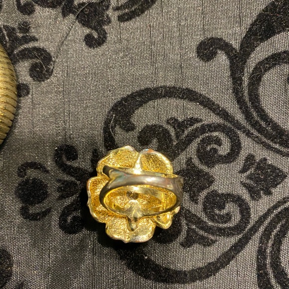 Gold tone bracelet and ring - Picture 2 of 3